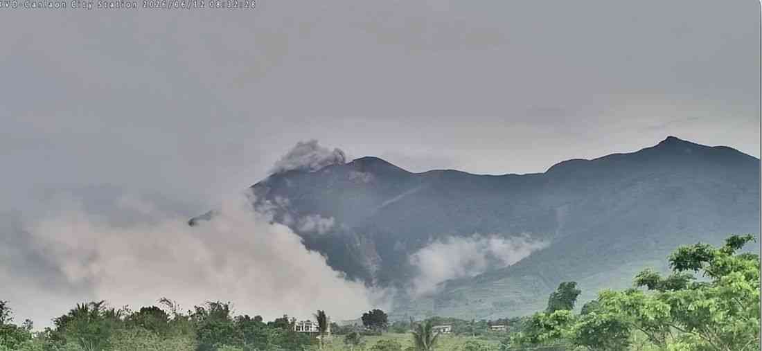 PHIVOLCS: Kanlaon volcano spews 300-meter ash plumes
