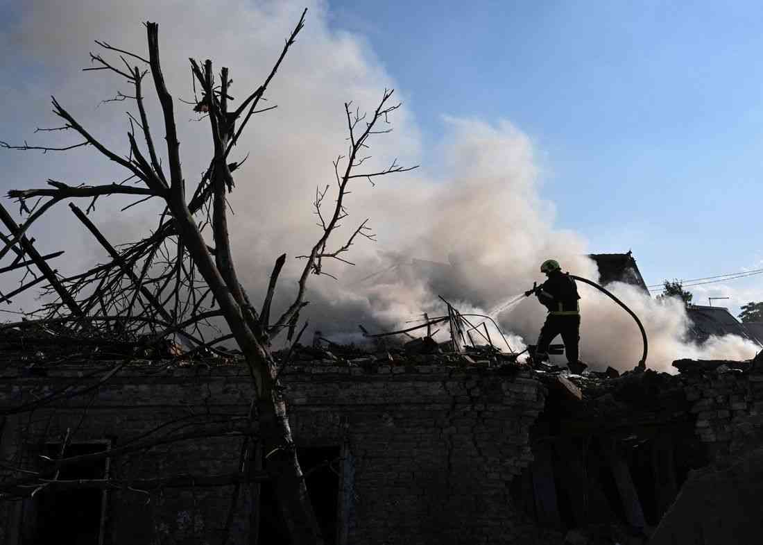 Russian glide bombs kill two in Ukraine, regional governor says