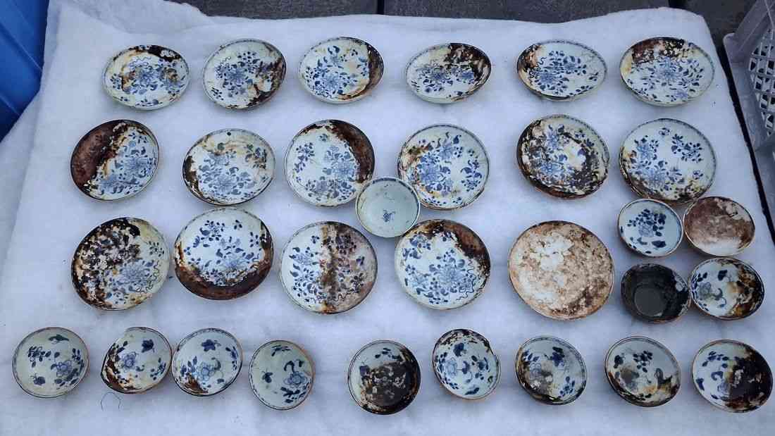 Norway recovers porcelain, chandeliers from 18th century shipwreck