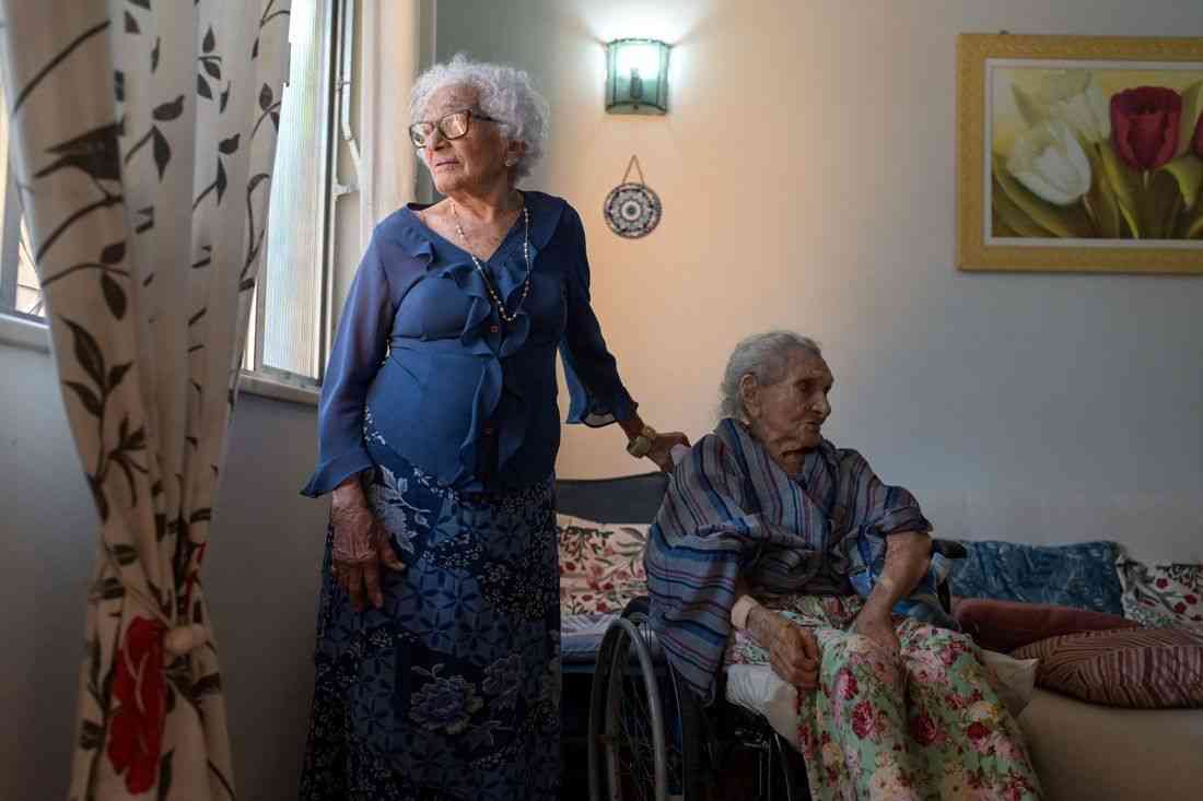 Scientists seek clues to longevity from three Brazilian sisters over 100