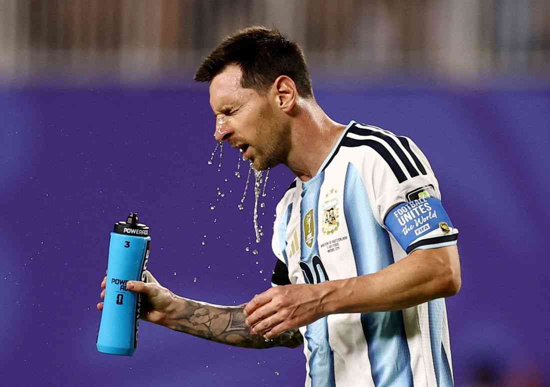 Soccer-Messi set for long-awaited first England clash in World Cup semi-final