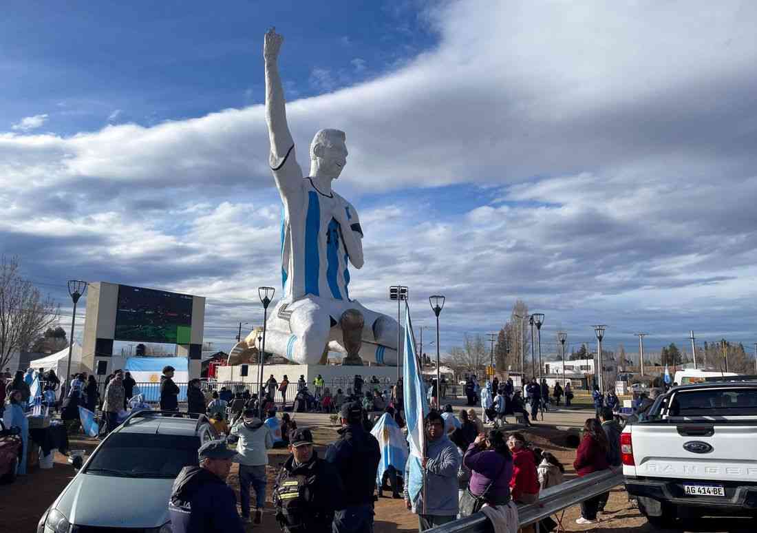 In a Patagonia town with an 85-foot Messi statue, Argentines celebrate reaching World Cup final
