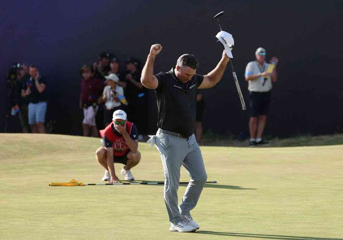 Golf-British Open winner Fox looks forward to showing off Claret Jug, finding a steak pie in New Zealand