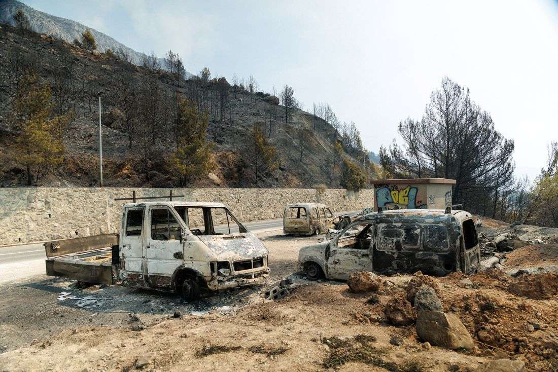 Wildfire descends on Croatian tourist town, injures 36