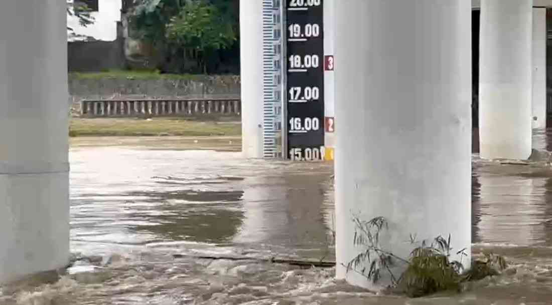 Marikina river reaches 1st alarm amid Tropical Depression Neneng, habagat rains