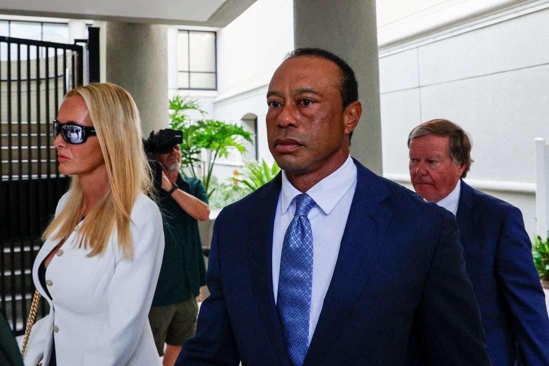 Golf-Woods loses driver's license for five years in plea deal, avoids jail time