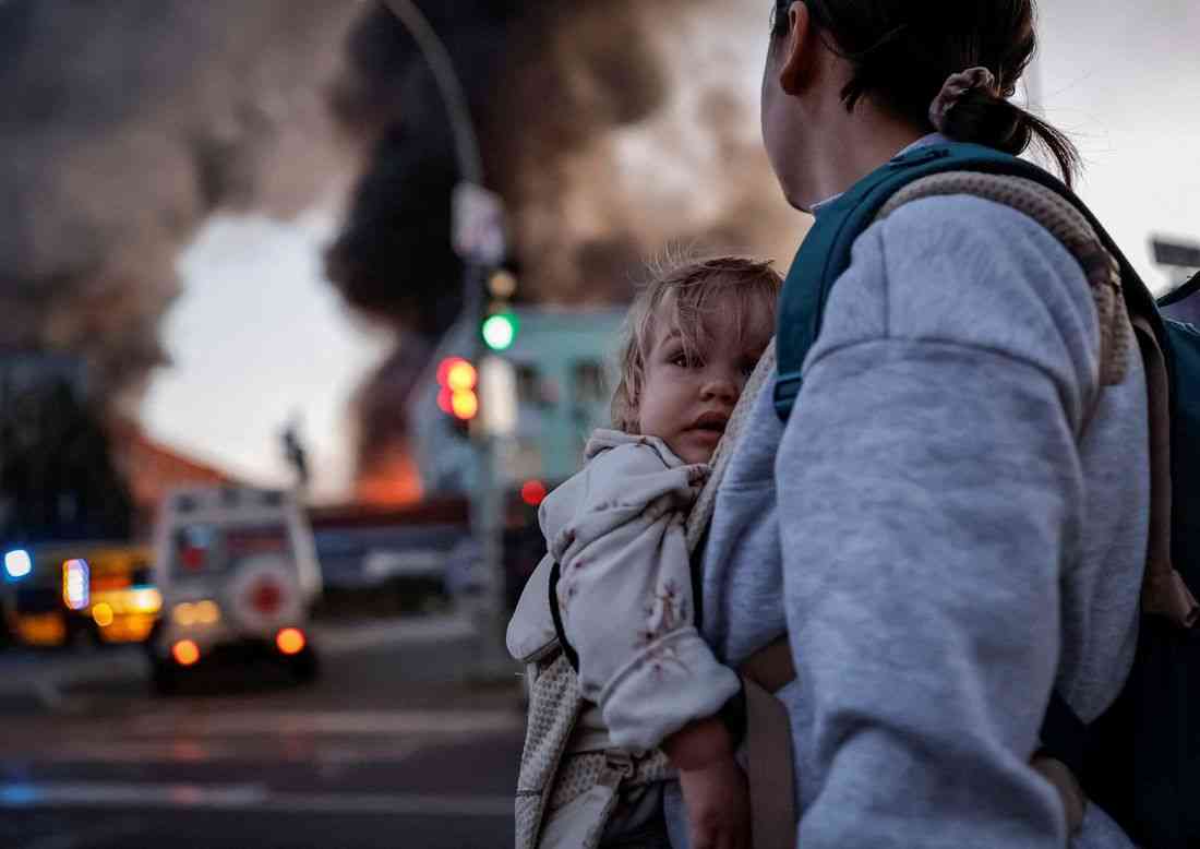 Russia hits Kyiv after pause for US envoys' visit, killing five