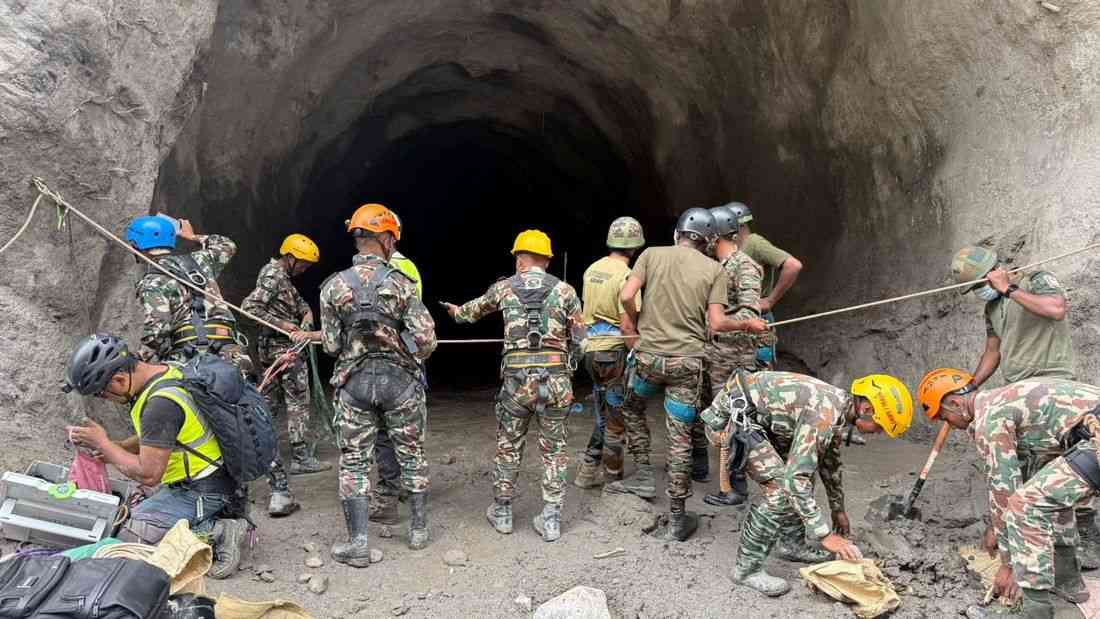Nepal flood death toll crosses 1,000, rescuers reach remote areas