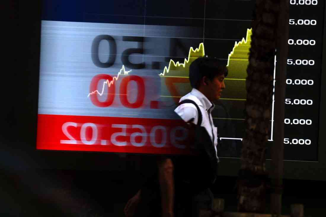 Tech rally boosts Asian stocks, dollar firms on rate-hike wagers