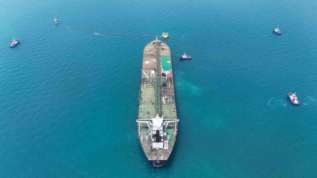 Oil extends gains on little sign of progress in US-Iran talks