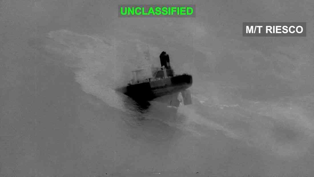 Iran and US hit tankers in biggest wave of attacks on shipping since war began