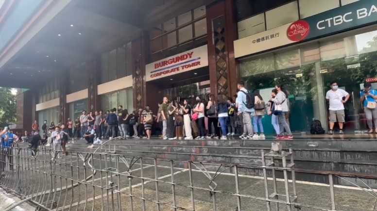 3 hurt after a fire hits tower in Makati City