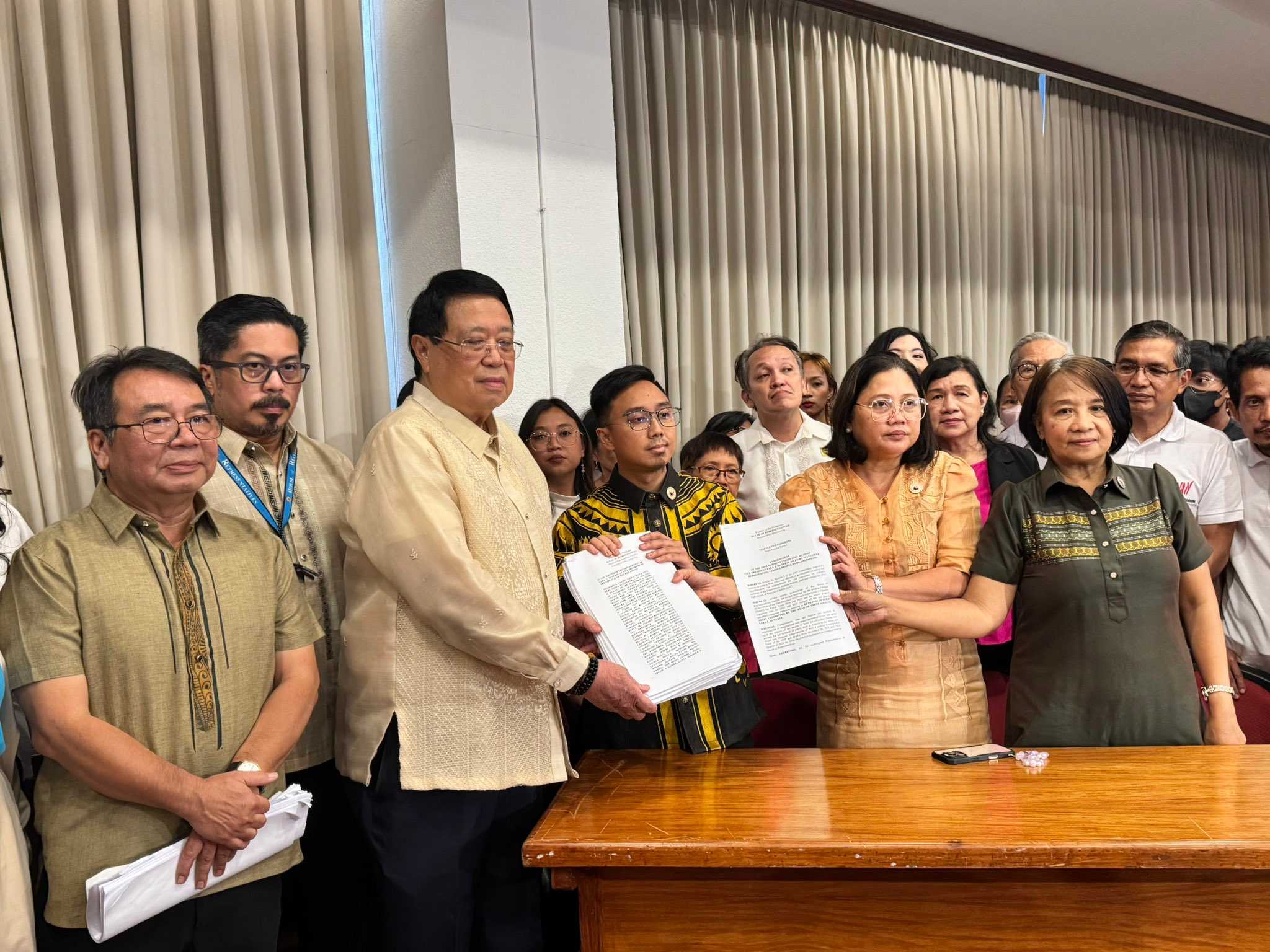 About a hundred House signatures eyed by lawmakers for 2nd impeachment complaint vs VP Sara