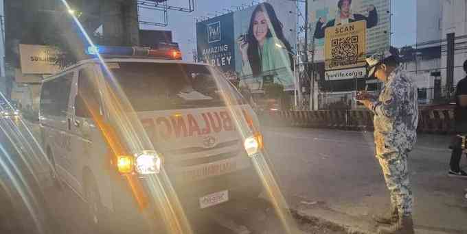 2 ambulances caught in EDSA busway