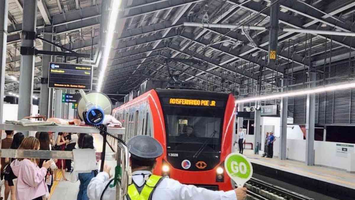 Barefoot devotees permitted to ride LRT-2 on January 9