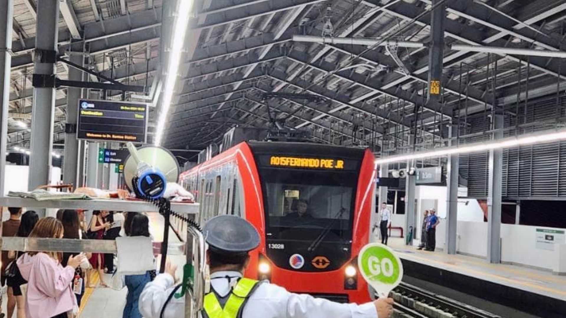 Barefoot devotees permitted to ride LRT-2 on January 9
