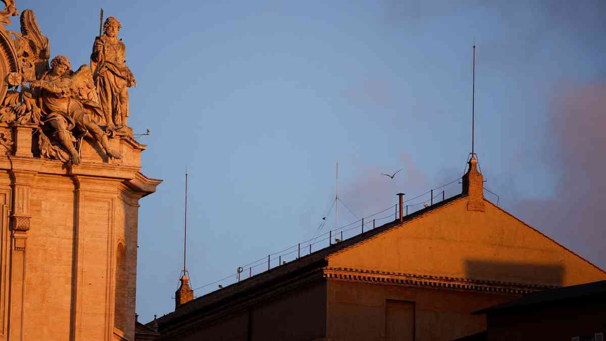 Black smoke at conclave, no new Catholic pope on Thursday morning