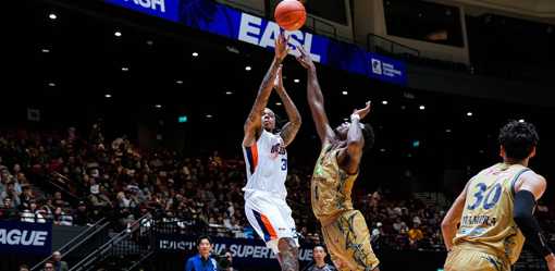 Bolts shock Kings for first EASL win