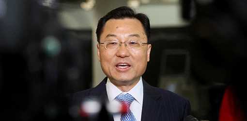 China's Washington envoy warns of retaliation against further US tech curbs
