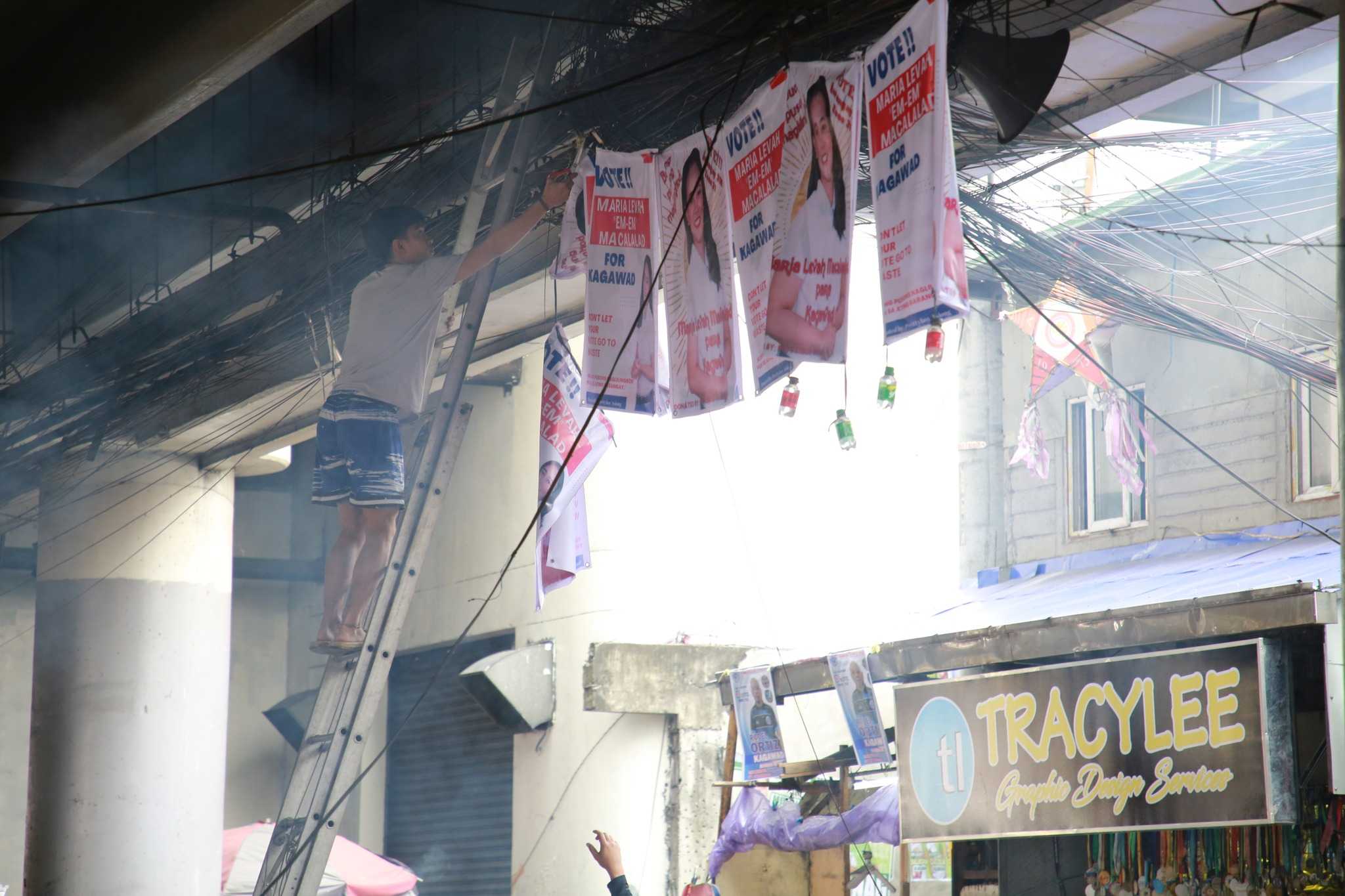 Comelec issues show cause orders to 300 BSKE bets over 'illegal campaigning'