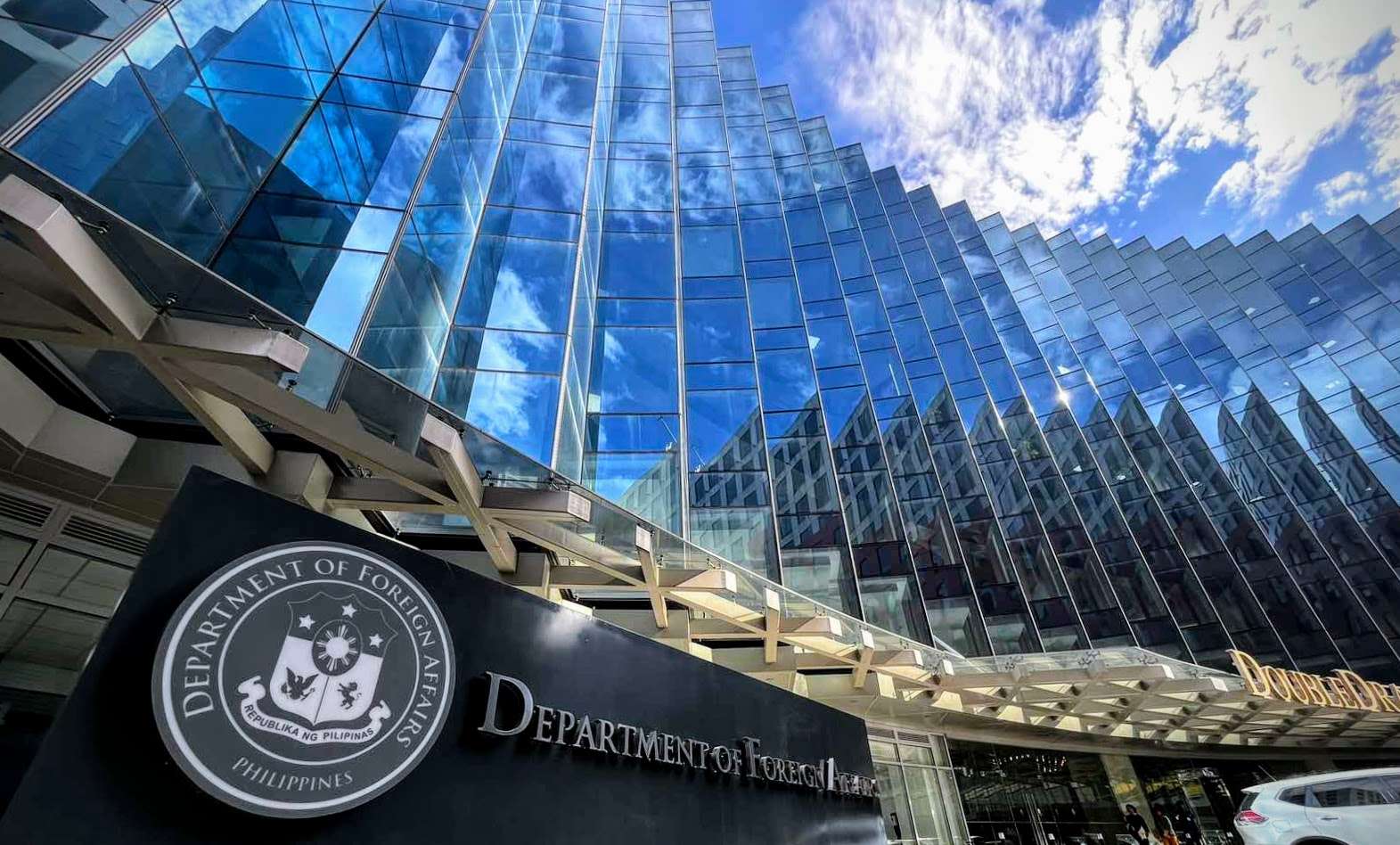 DFA suspends consular operations in Aseana for Parañaque Day