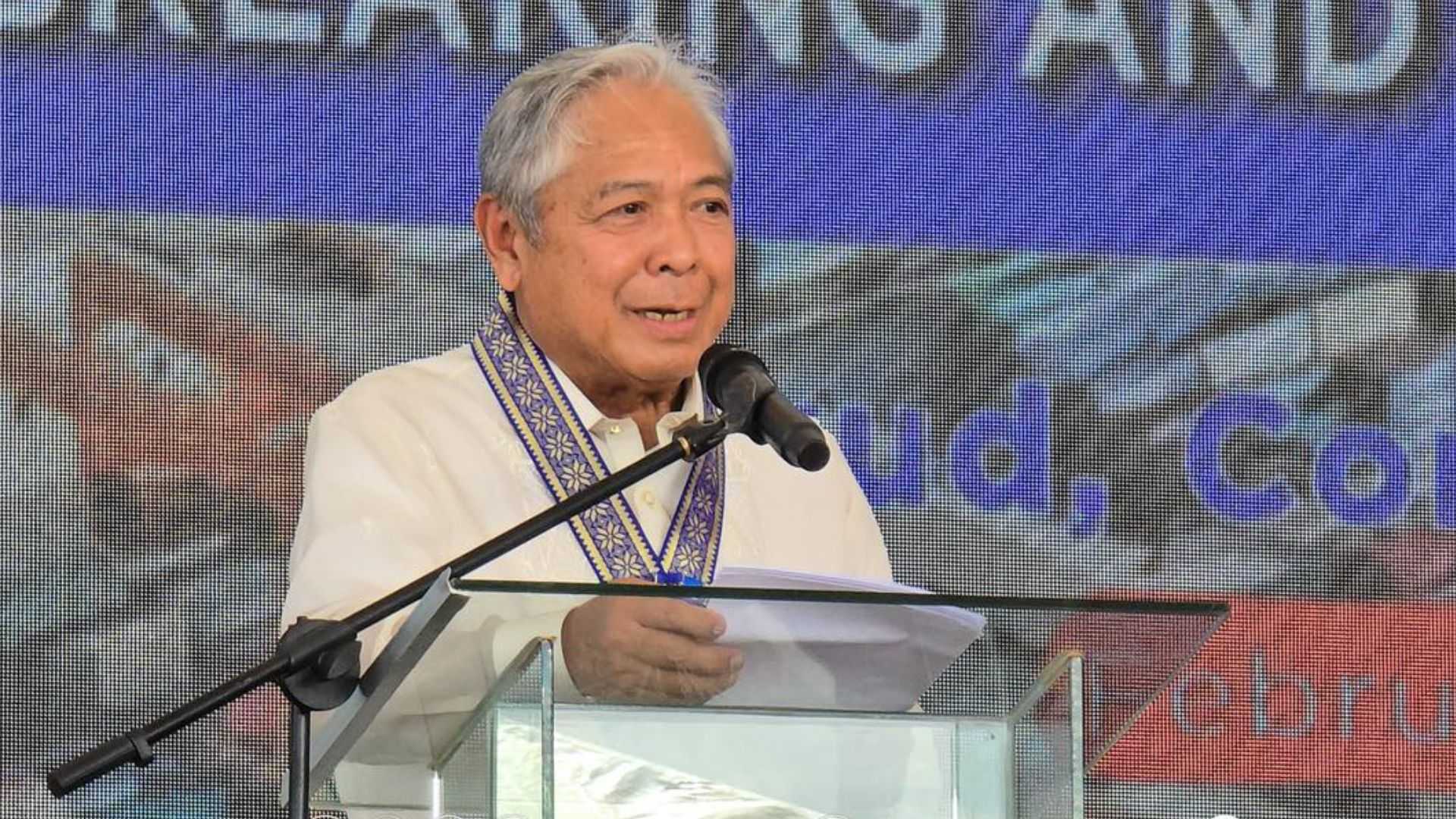 Jaime Bautista steps down as DOTr secretary; Vince Dizon to take over