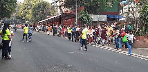 DSWD chief vows to resolve long lines at main office