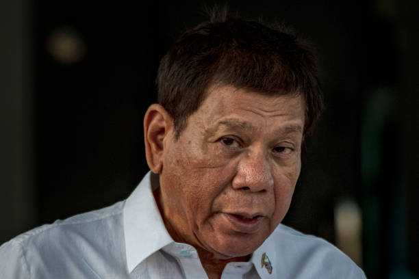 Ex-president Duterte calls for elimination of police involved in drugs