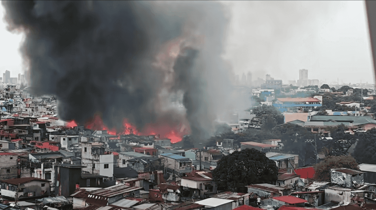 Fire hits Mandaluyong residential area