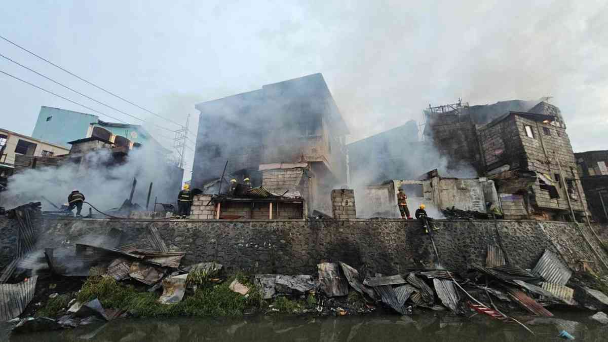 Fire hits residential area in Pasay; 4 recorded dead