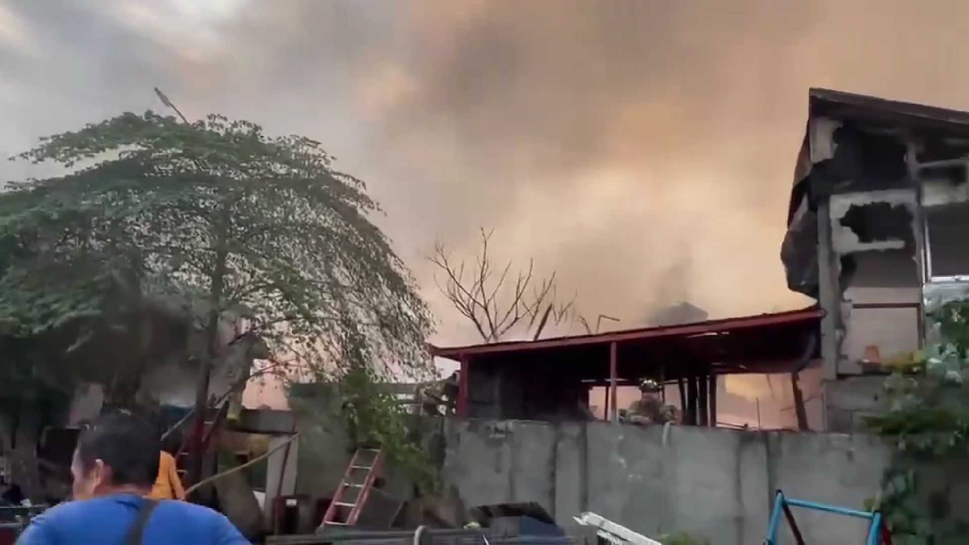 Fire strikes residential area in Bacoor, Cavite