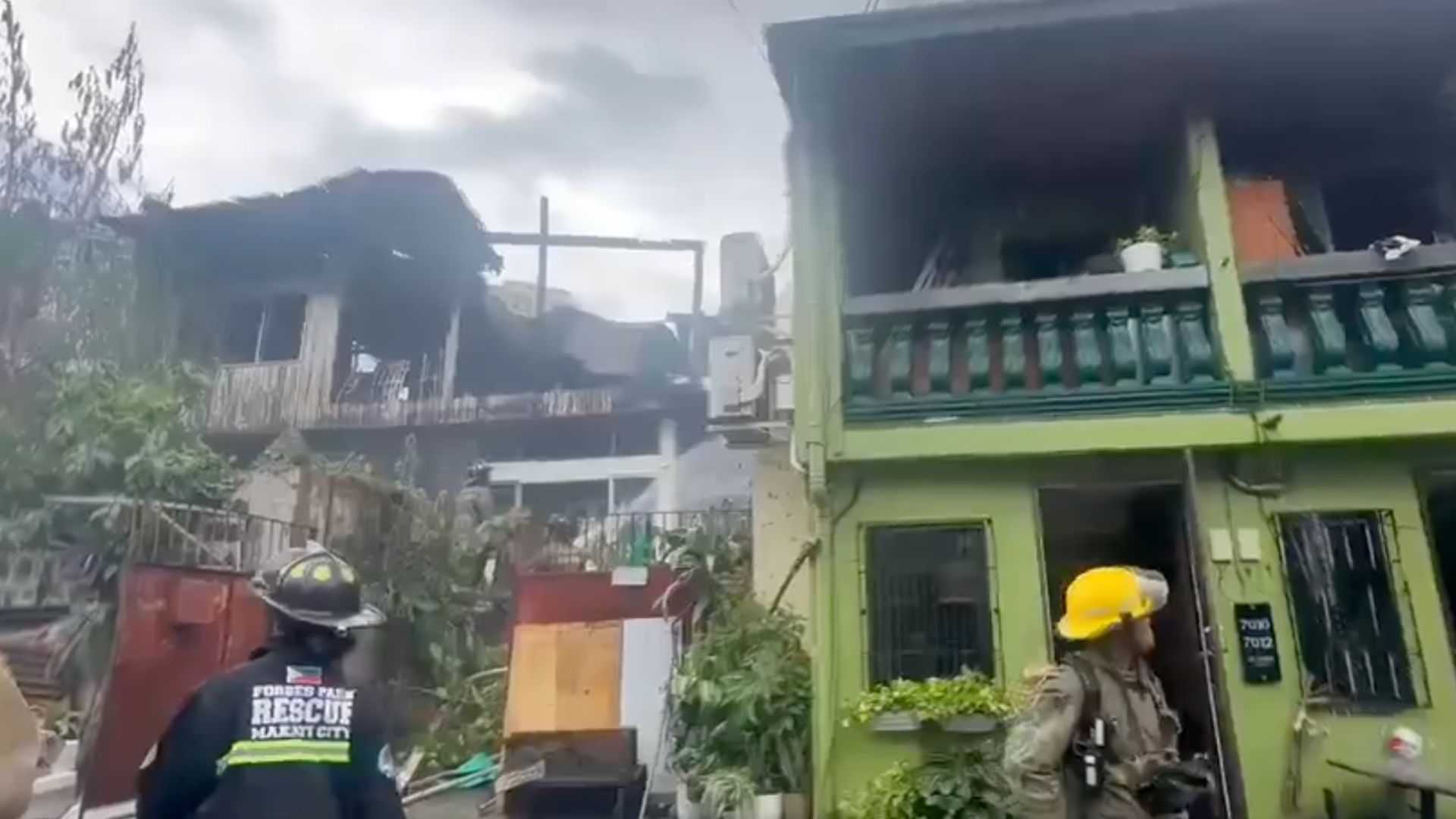 Fire strikes residential area in Brgy. Guadalupe Viejo, Makati City; 1 recorded dead