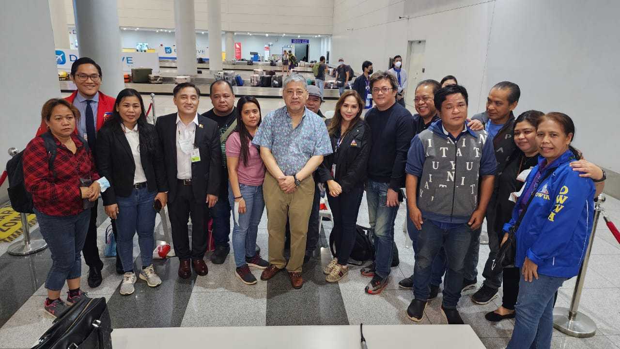 First two batches of Filipino evacuees from Sudan arrive safely in Manila