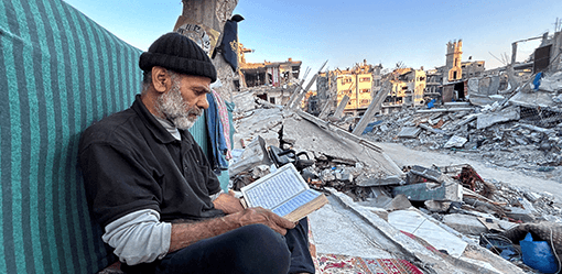 Gaza's displaced break their Ramadan fast with canned food in the rubble