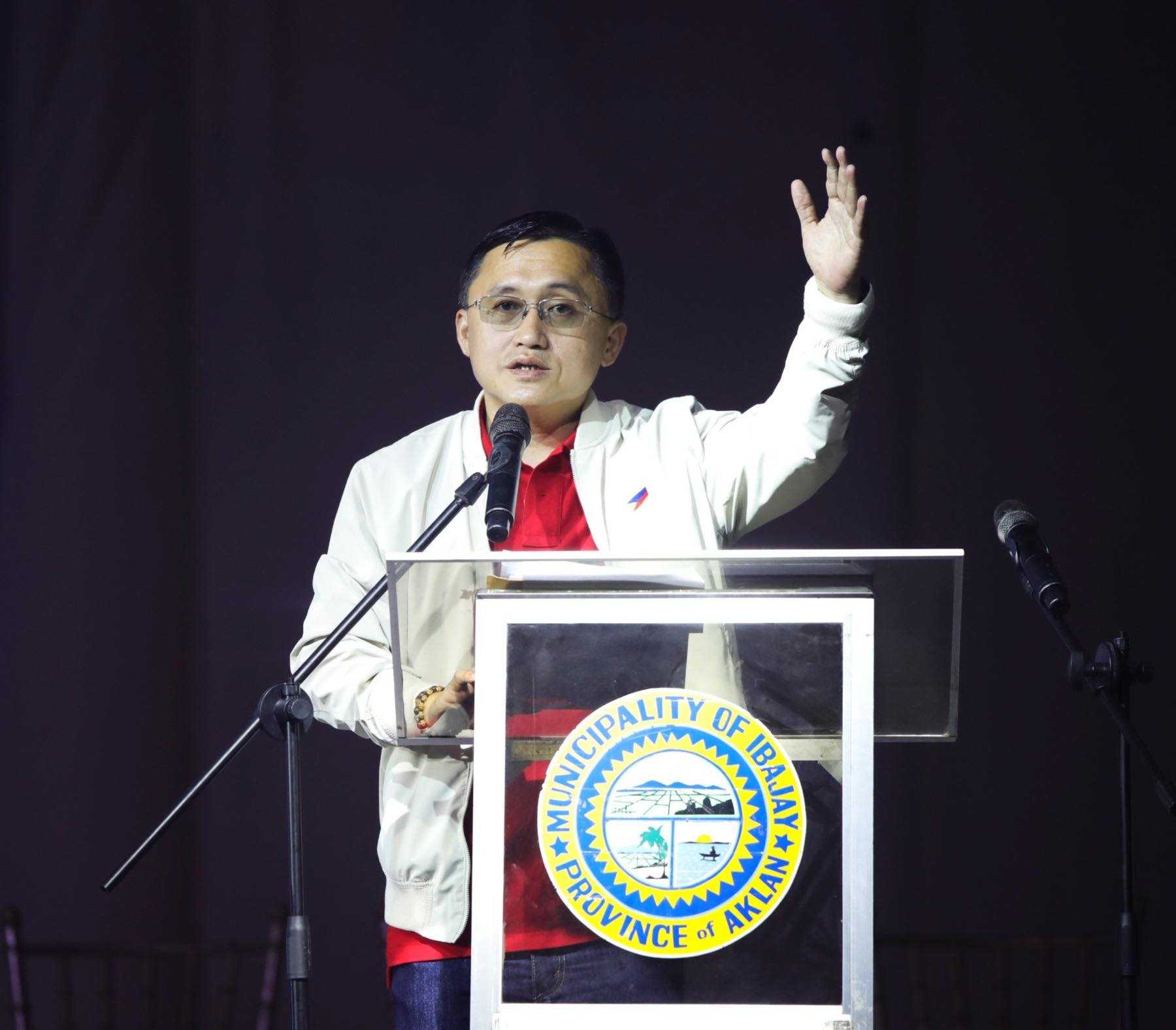 Go leads Super Health Center groundbreaking in Kawit, Cavite