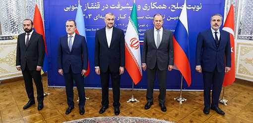 Iran hosts Armenia-Azerbaijan talks, says they offer chance of South Caucasus peace