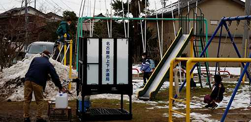 Japan earthquake survivors battle unsanitary conditions with no running water