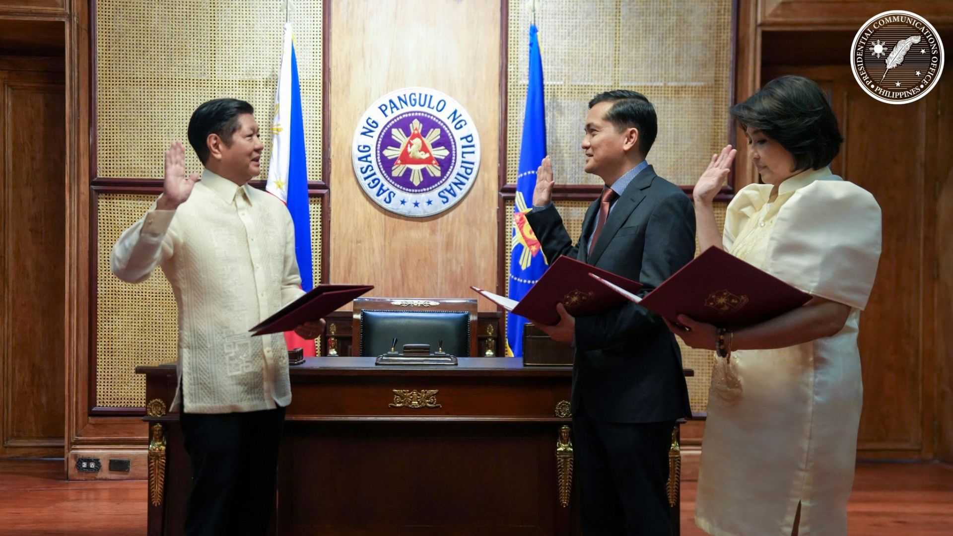 Jay Ruiz takes oath as new PCO secretary