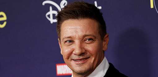 Jeremy Renner, Marvel's Hawkeye, posts first selfie after snow plow accident