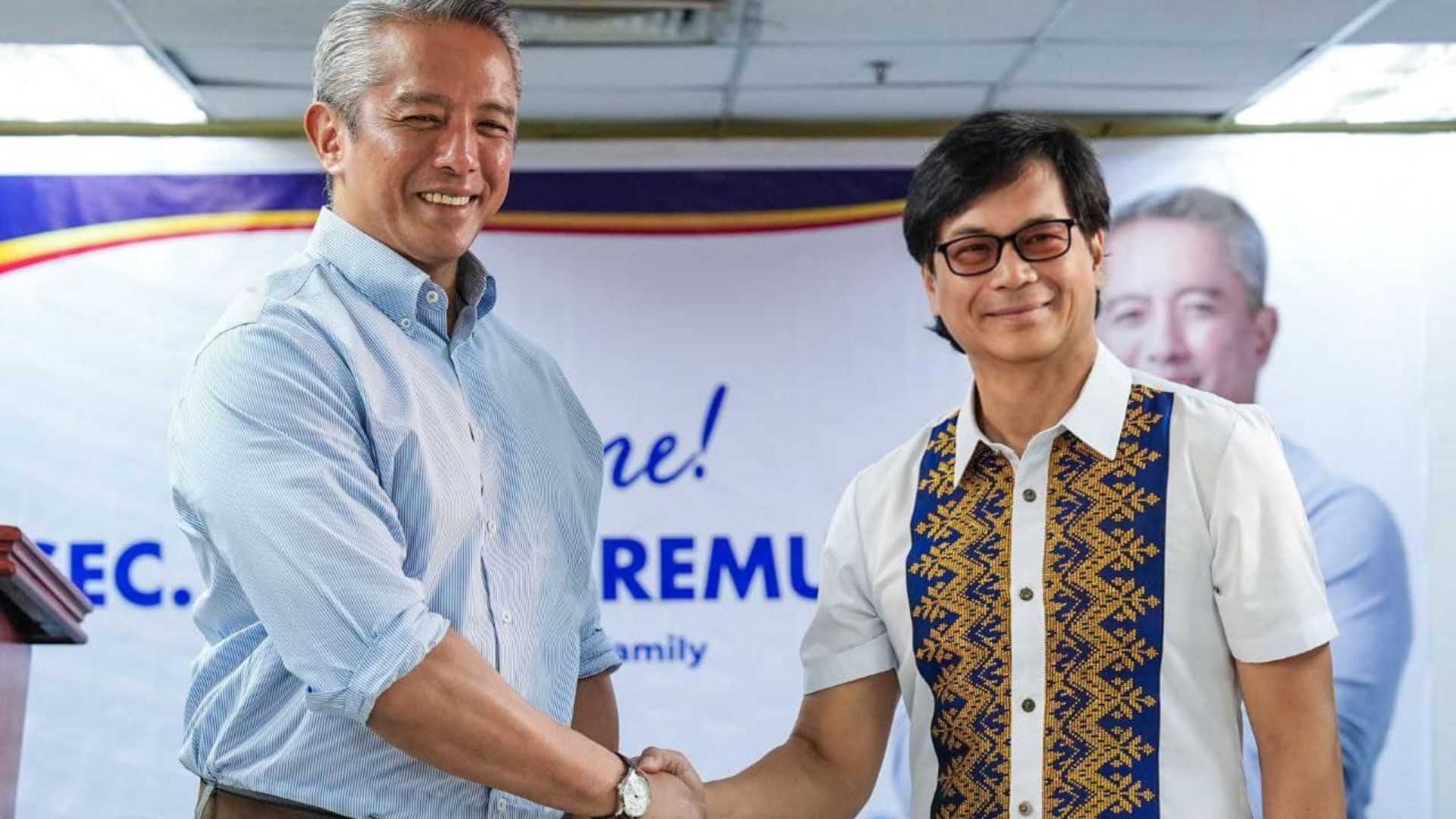 Abalos officially transfers leadership to new SILG Jonvic Remulla