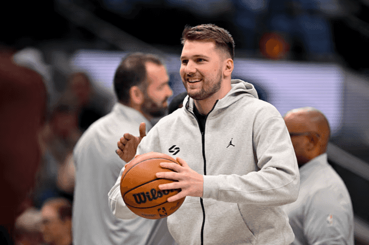 Lakers trade Anthony Davis to Mavericks for Luka Doncic in major NBA shakeup