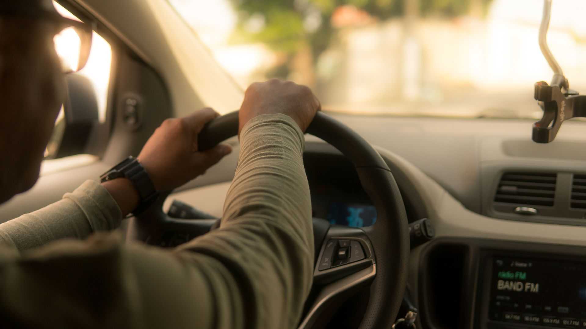 LTO to run after PUVs, taxi drivers snubbing passengers