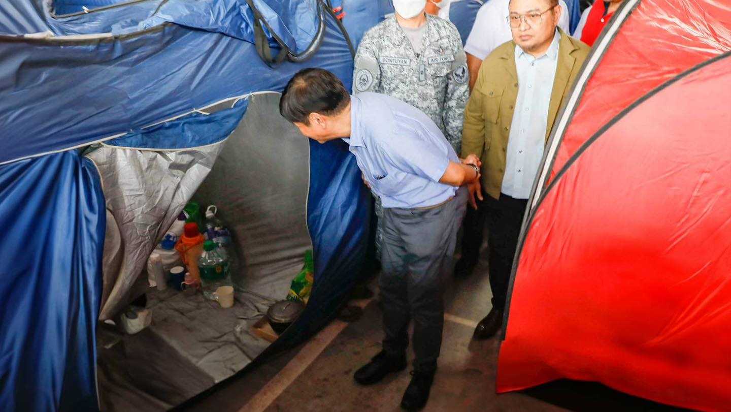 Marcos assures relief assistance for affected Mayon evacuees