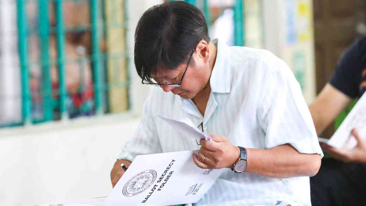 Marcos thanks Filipinos who cast their votes during #Desisyon2025