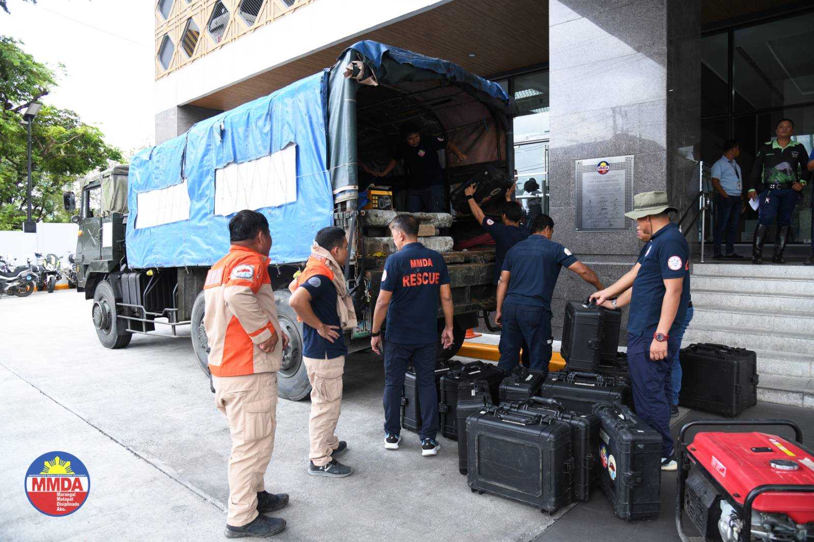 MMDA deploys aid to flood-hit Samar provinces