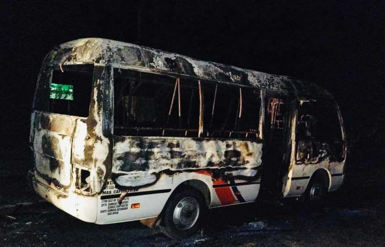 Armed group blazes modern jeep in Catanuan, Quezon