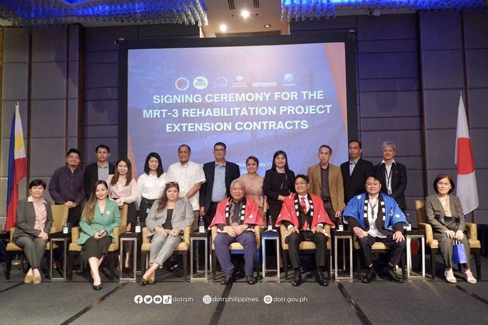 DOTr, Sumitomo Corp. sign contracts extending MRT-3's rehab, maintenance