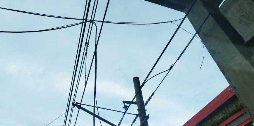 MRT-3 resumes operation after removing 'obstructions' in Magallanes-Taft footbridge