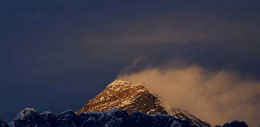 Nepal urged to tighten climbing rules to cut Everest deaths