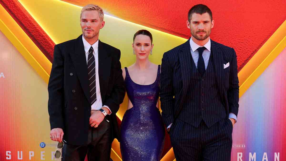 New 'Superman' muscles to $217 million at global box office